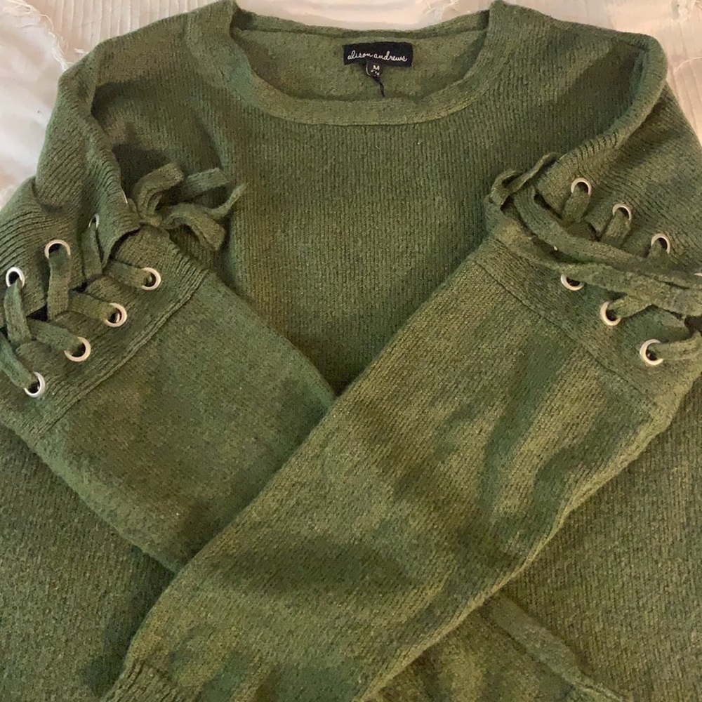 Army Green High-Low Sweater W| Lace Sleeve Design. Size Medium.